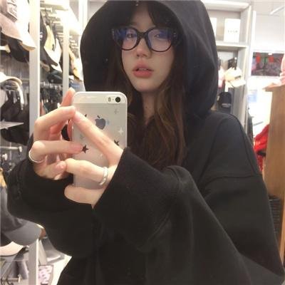 惹她干嘛，她二嫁但皇帝心尖宠